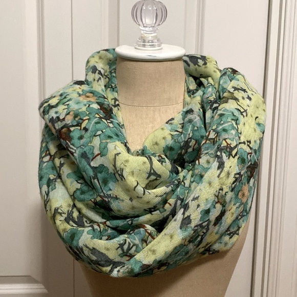 Gorgeous J.Crew wool blend floral scarf Womens soft Large fringe all season - Picture 1 of 7